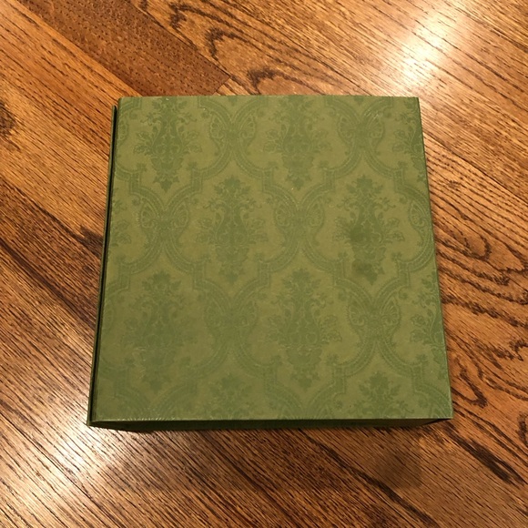 Gucci Green Magnetic Square Box - Picture 5 of 8